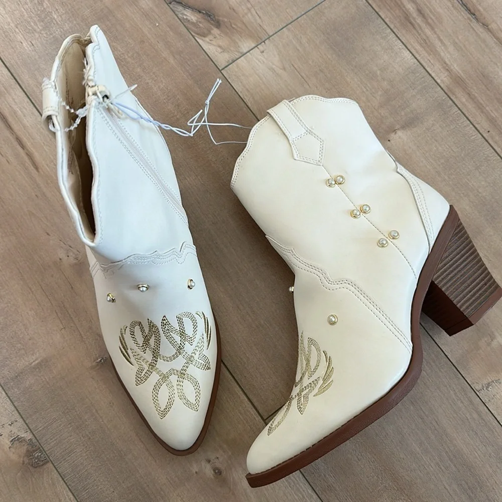 NEW MIA Cheyenne Embroidered Pearl Accent Zip Ankle Boots Western Cowboy Sz 11